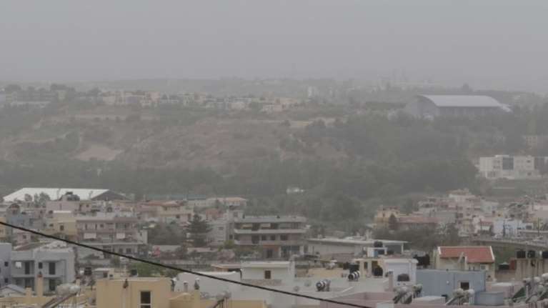 «Χάθηκε» το Ηράκλειο από την αφρικανική σκόνη