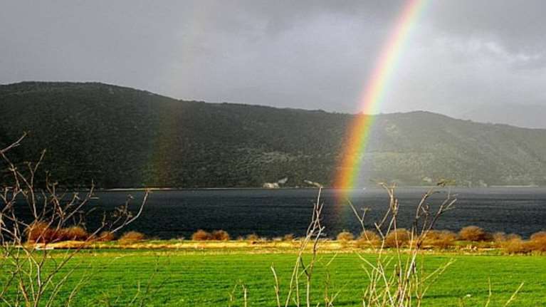 Ηλιος, βροχές αλλά και αφρικανική σκόνη
