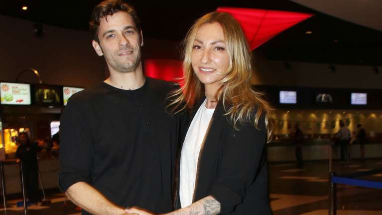 Ρέβη - Τότσικας: Δείτε το ωραιότερο φιλί τους στο Instagram