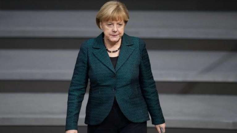 Γερμανία: Άφησαν γουρουνοκεφαλή έξω από το εκλογικό κέντρο της Μέρκελ