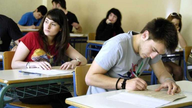 Πρεμιέρα των πανελλαδικών με Νεοελληνική Γλώσσα