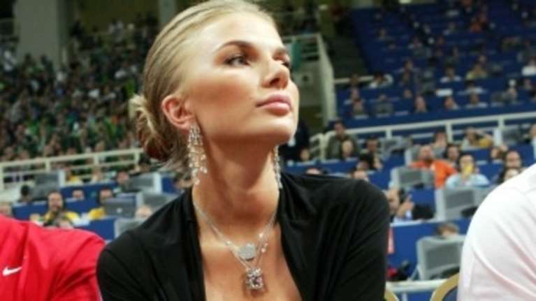 Ποιά είναι η ξανθιά Ρωσίδα στο επεισόδιο του τελικού