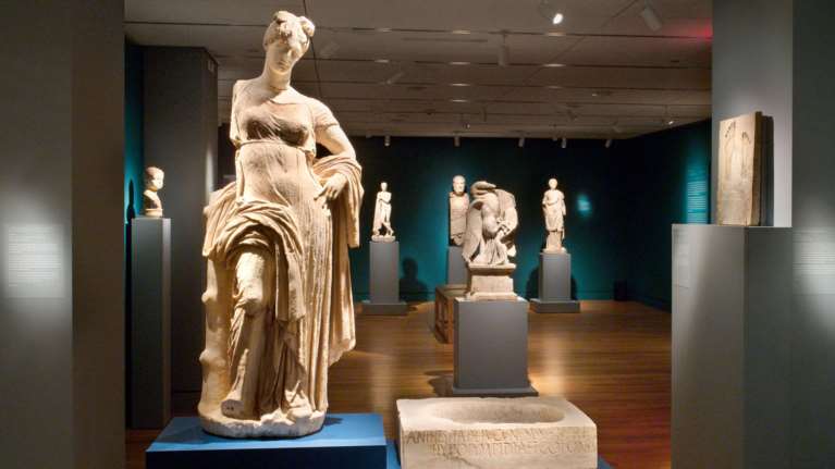 Οι New York Times εξυμνούν την Έκθεση «Θεοί και Θνητοί στον Όλυμπο»