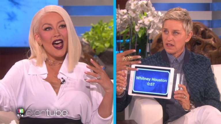 H Christina Aguilera μιμείται την Houston και τη Rihanna