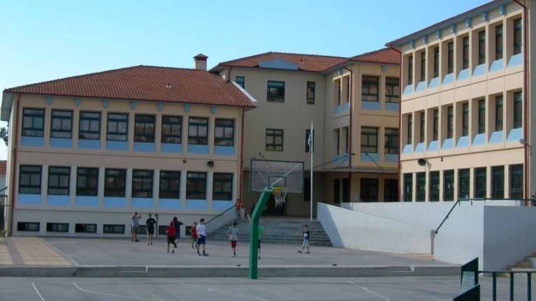 Μείωση της διδακτέας ύλης, έρχονται 86 αλλαγές στην Παιδεία