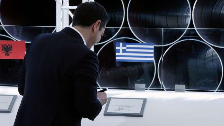 Spiegel: H Ελλάδα ελπίζει σε χρηματικές ροές από τον TAP