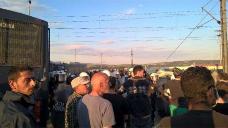 Ενταση και χημικά στην Ειδομένη