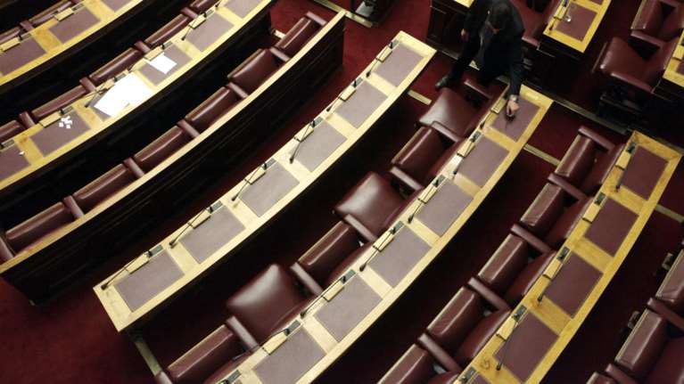 Ξοδεύουν εκατομμύρια για ίδρυση νέων κρατικών υπηρεσιών