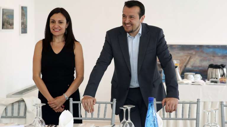 Η πρέσβειρα της Αργεντινής που «έκλεψε» το ενδιαφέρον του Ν. Παππά