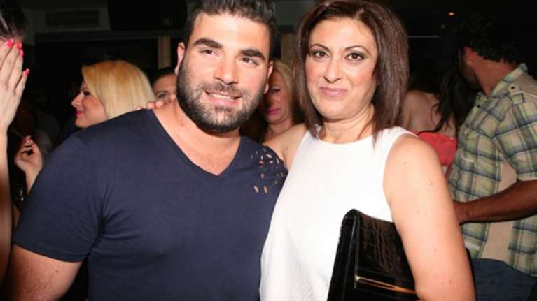 Η μάνα του Παντελίδη με πολλά «γιατί» για την τελευταία νύχτα