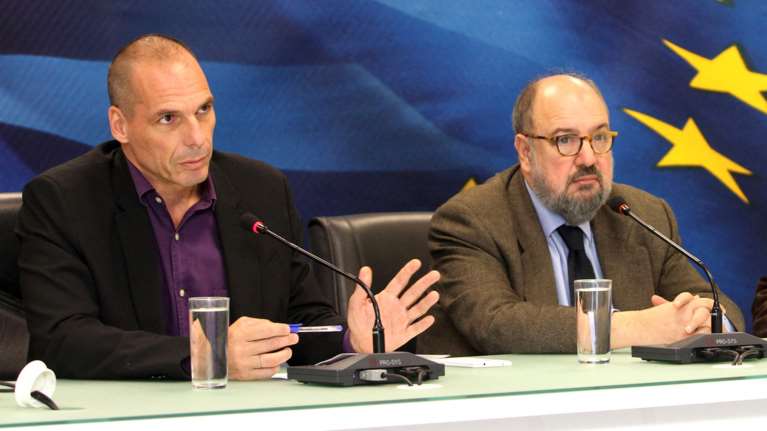 Τι απαντούν Βαρουφάκης - Θεοχαράκης στον Στουρνάρα