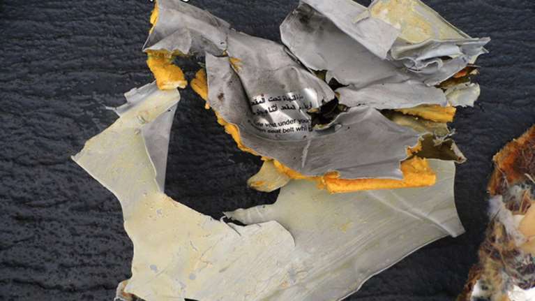 Οι πρώτες φωτογραφίες από τα συντρίμμια του αεροσκάφους