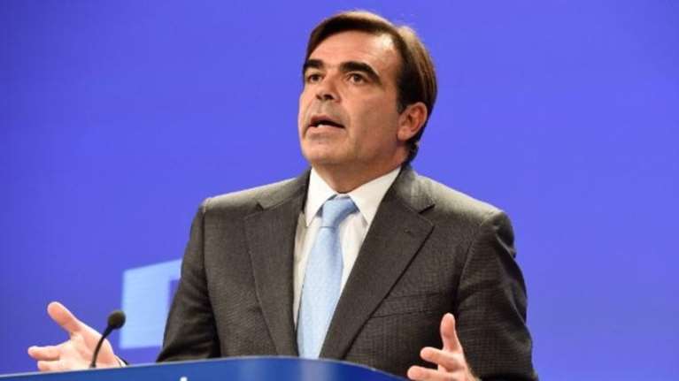 Κομισιόν: Θα λάβουμε υπόψη την ψήφιση των προαπαιτούμενων