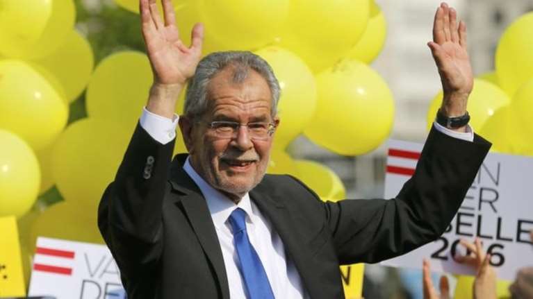 Νέος πρόεδρος της Αυστρίας ο «Πράσινος» Βαν ντερ Μπέλεν