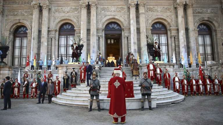 Πάρτι-χλιδής του Ερντογάν σε παλάτι της Κωνσταντινούπολης-φωτο