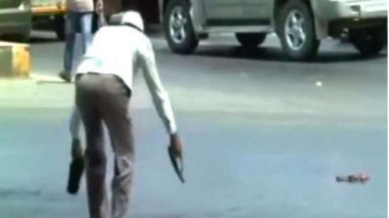 Ινδία:Βασανιστική ζέστη λιώνει άσφαλτο και παπούτσια, απίστευτο video