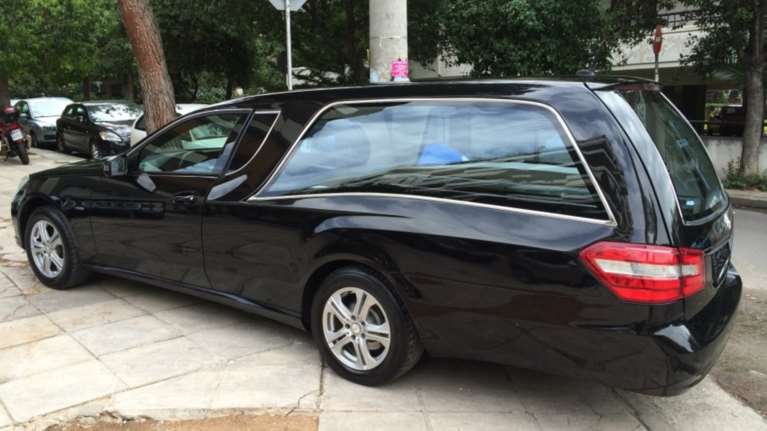 Κλήσεις της τροχαίας ακόμα και σε νεκροφόρα