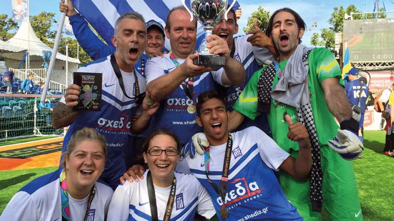 Αυτό το Σάββατο η πλατεία Συντάγματος γίνεται γήπεδο ποδοσφαίρου!