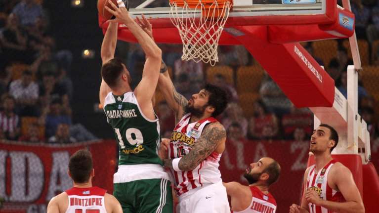 Ο Ολυμπιακός νίκησε τον ΠΑΟ 77-72 στον τρίτο τελικό
