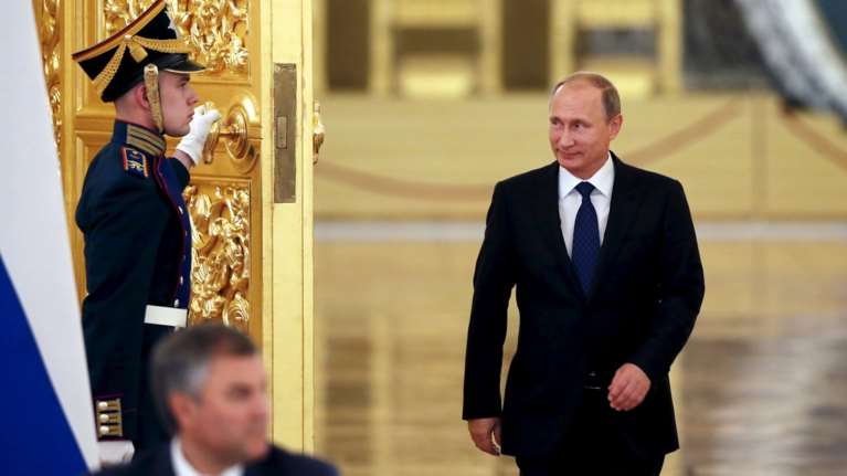 Ο Πούτιν καταφτάνει με 9 υπουργούς &amp; 50 μητροπολίτες!