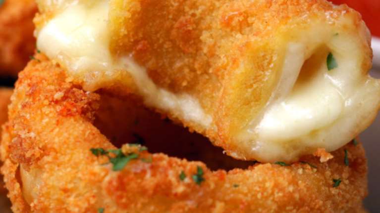 Αυτή είναι η πιο τέλεια συνταγή για onion rings