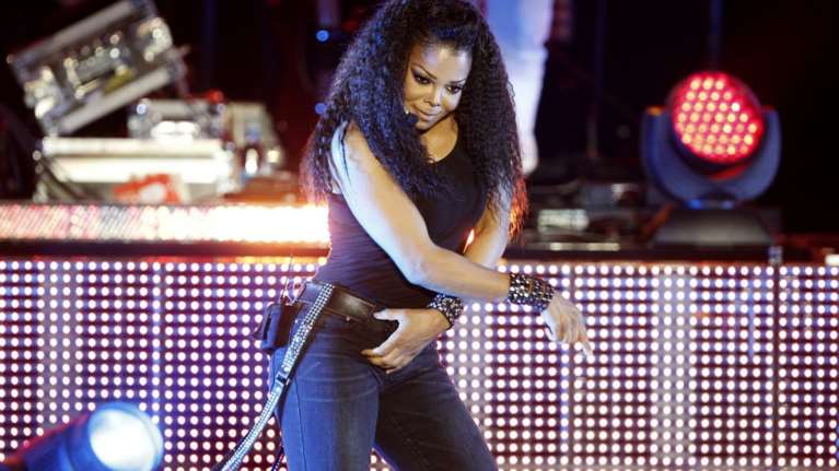 Tζάνετ Τζάκσον: Φόβοι για την υγεία της από την εγκυμοσύνη στα 50 της