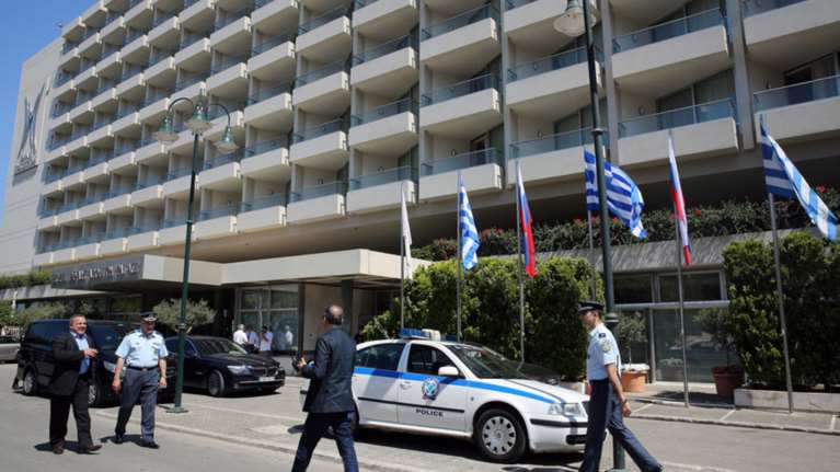 «Ζώνη ασφαλείας» και έξω από το ξενοδοχείο του Πούτιν