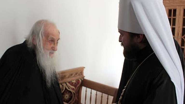 Ιερεμίας: Ο αιωνόβιος ρώσος μοναχός που θα φιλοξενήσει τον Πούτιν