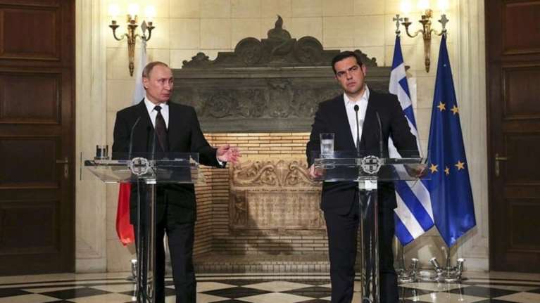 Οι συμβολισμοί του Πούτιν και τα μηνύματα προς την Αθήνα