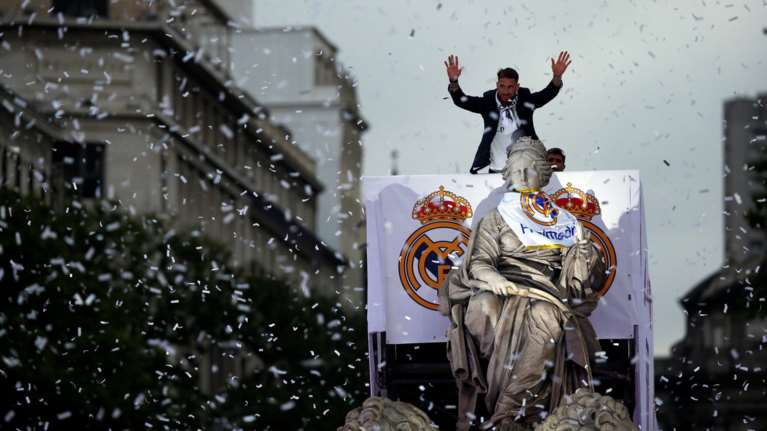 Αποθεωτική υποδοχή της Ρεάλ μετά τη κατάκτηση του Champions League video