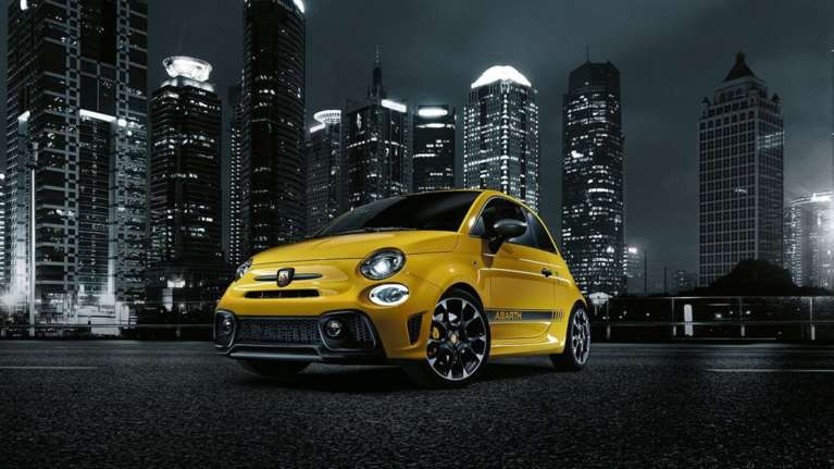 Ο σκορπιός ξανα&quot;τσιμπά&quot; με Abarth 595 Turismo και Competizione