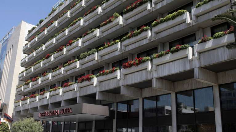 Διακόπτει τη λειτουργία του το ξενοδοχείο Athens Ledra Hotel
