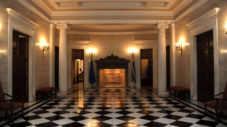 Γκάφες και φιλονικίες στο εσωτερικό της κυβέρνησης