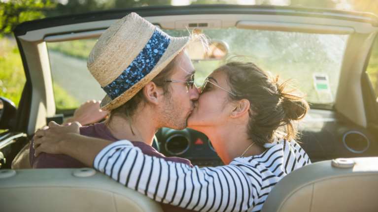 Σουηδική αστυνομία: Σεξ στο αυτοκίνητο χωρίς χειρόφρενο; Ξανασκεφτείτε το