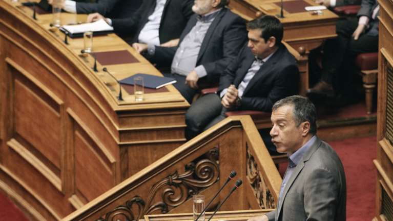 Αγριος «καβγάς» Τσίπρα με Θεοδωράκη για τις offshore