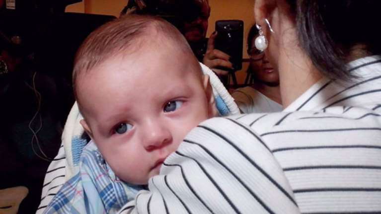 Τους έδωσαν λάθος παιδί - Ξέμπλεξαν μετά από 9 μήνες