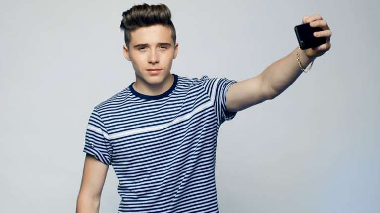 Η φωτό που ανέβασε ο Μπρούκλιν Μπέκαμ από την Ελλάδα και λίγο μετά διέγραψε