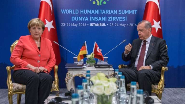 Ο Ερντογάν ανακαλεί τον Πρέσβη &amp; «απειλεί» το Βερολίνο