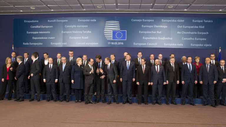 Stratfor: Για να σωθεί η ΕΕ πρέπει να αποσυναρμολογηθεί