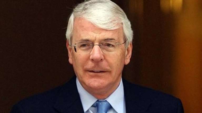 Εξαλλος ο Μέιτζορ με τους υποστηρικτές του Brexit