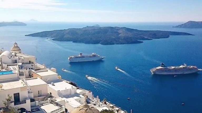 10 λόγοι που οι Κυκλάδες είναι ο απόλυτος προορισμός το φετινό καλοκαίρι