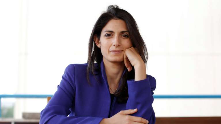 Βιρτζίνια Ράτζι: Μια αντιευρωπαία στο κατώφλι του δημαρχείου της Ρώμης