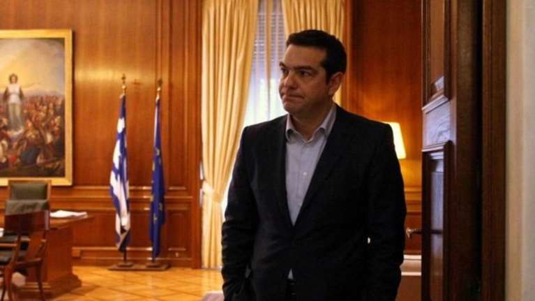 Στην &quot;πολιτική σκακιέρα&quot; εκλογικός νόμος και Σύνταγμα