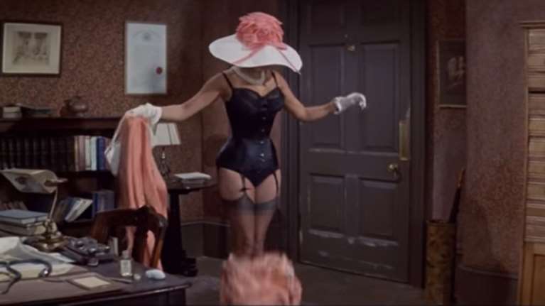 Σε δημοπρασία το θρυλικό ροζ Balmain φόρεμα της Σοφία Λόρεν