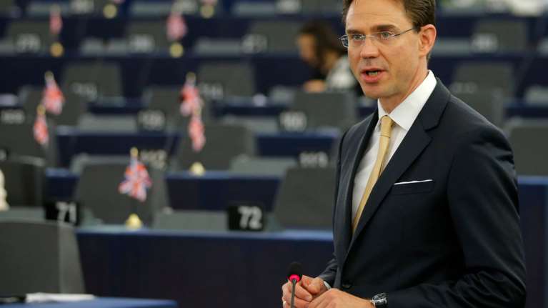 Κατάινεν:Έλληνες υπουργοί έλεγαν ότι δεν θέλουν χρήματα από πακέτο Γιούνκερ