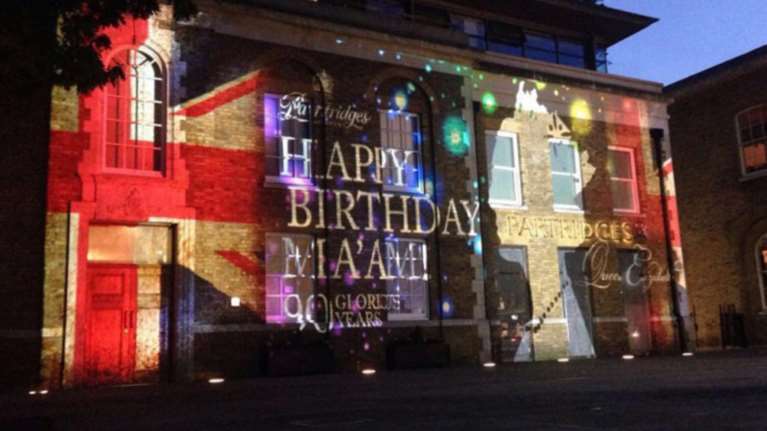 «Ξέφρενο πάρτι» για τα 90χρονα της Ελισάβετ