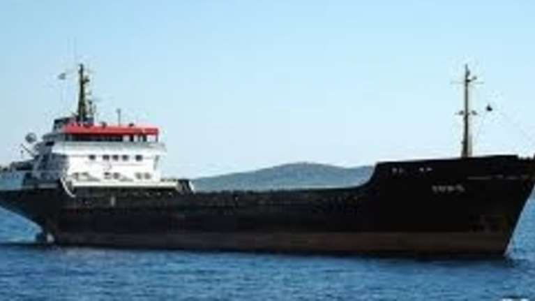 Εντοπίστηκε πλοίο με στρατιωτικό υλικό στο στενό του Καφηρέα