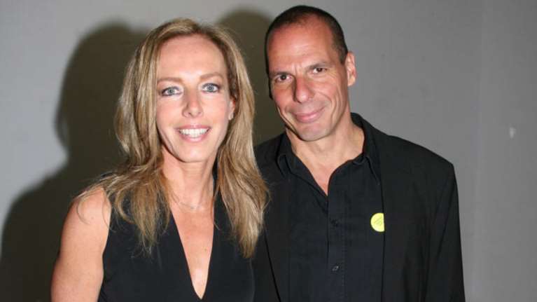 Σάλος στη Βαρκελώνη για το κόστος διαμονής Βαρουφάκη