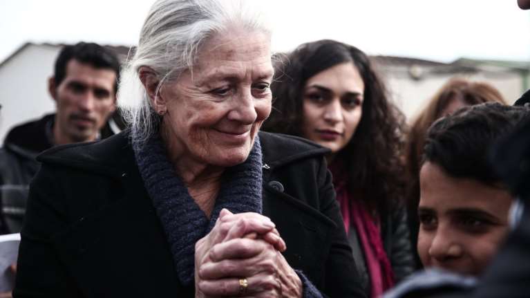 H Βανέσα Ρεντγκρέιβ ετοιμάζει ντοκιμαντέρ για τους πρόσφυγες στην Ελλάδα