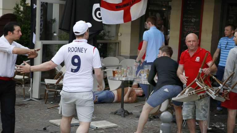 Στα στρατόπεδα εκπαίδευσης των Ρώσων χούλιγκαν-Τα «έσπασαν» και στη Λιλ